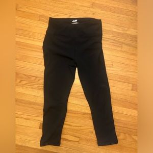 Size 4-6 Avia exercise capris
